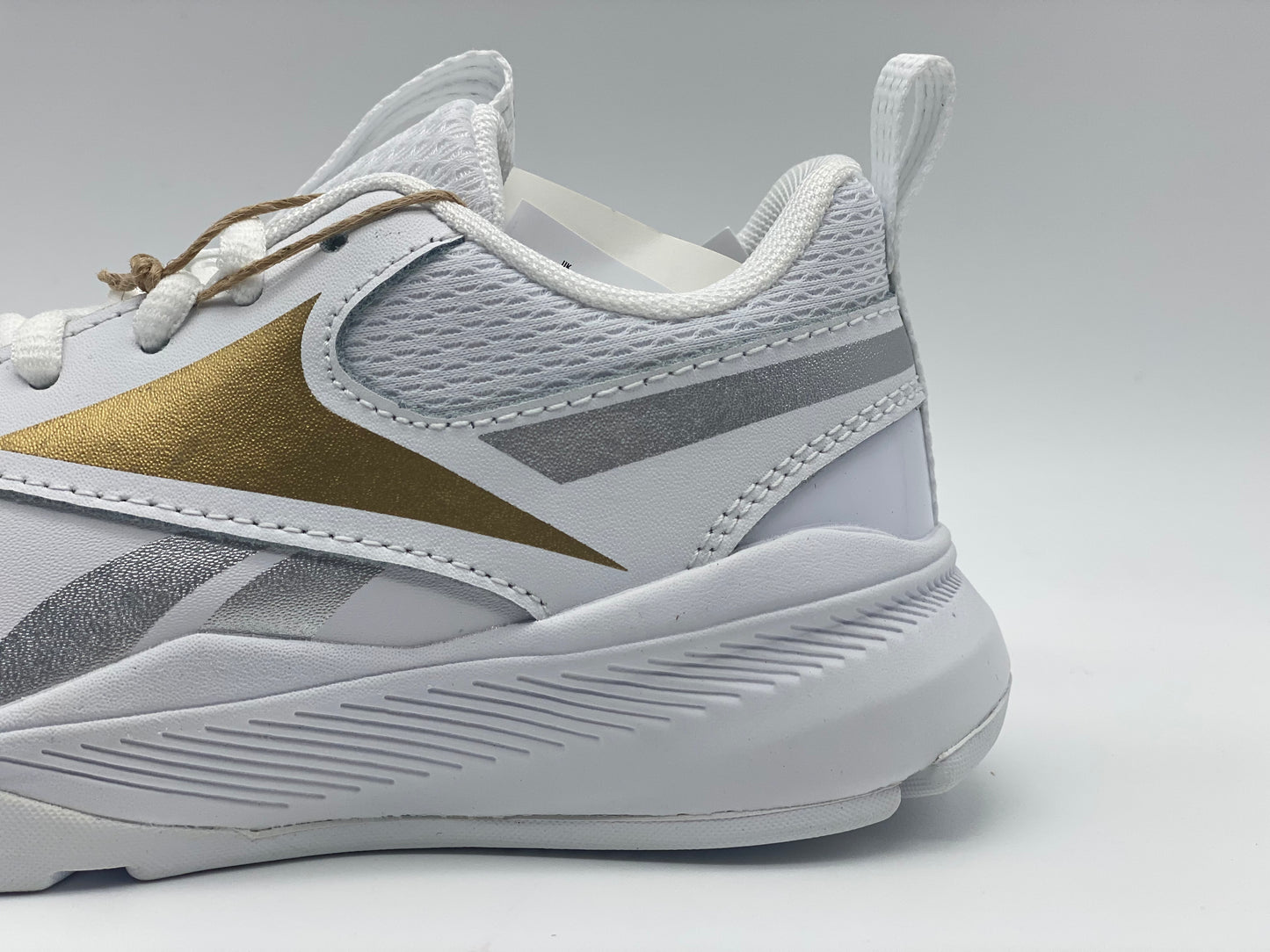 Reebok , Basket Garçon neuve et authentique plusieurs taille disponible