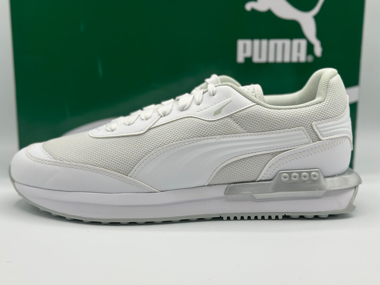 PUMA Mixte Basket neuves et authentique taille 42 (UK8 US9) et 44,5 (UK10 US11)