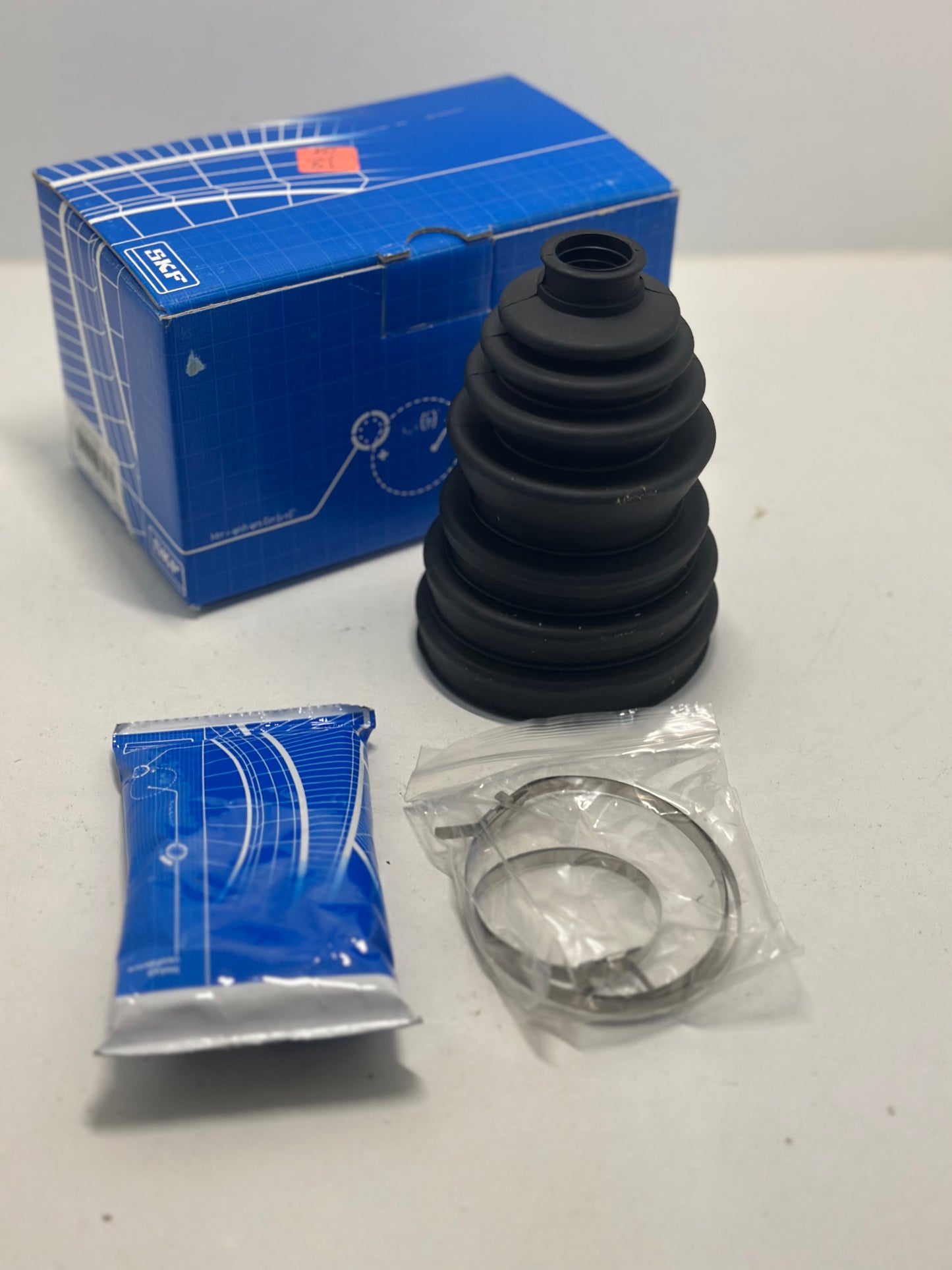SKF VKJP 01001 Jeu de joint-soufflet, arbre de commande
146 mm, avec colliers