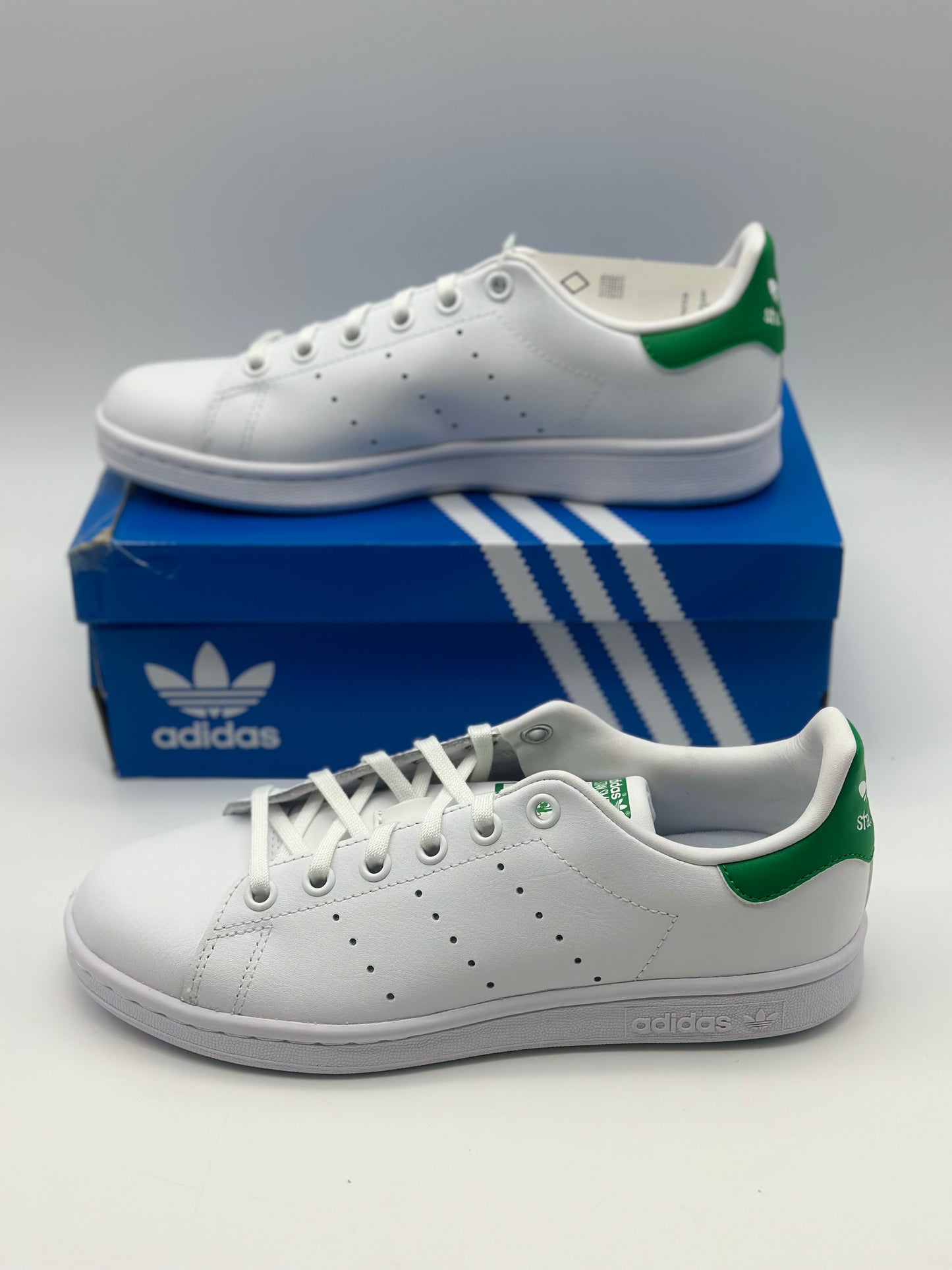 adidas Originals Mixte Stan Smith Baskets Basses neuves et authentique taille 37 1/3, 38 2/3, et 40
