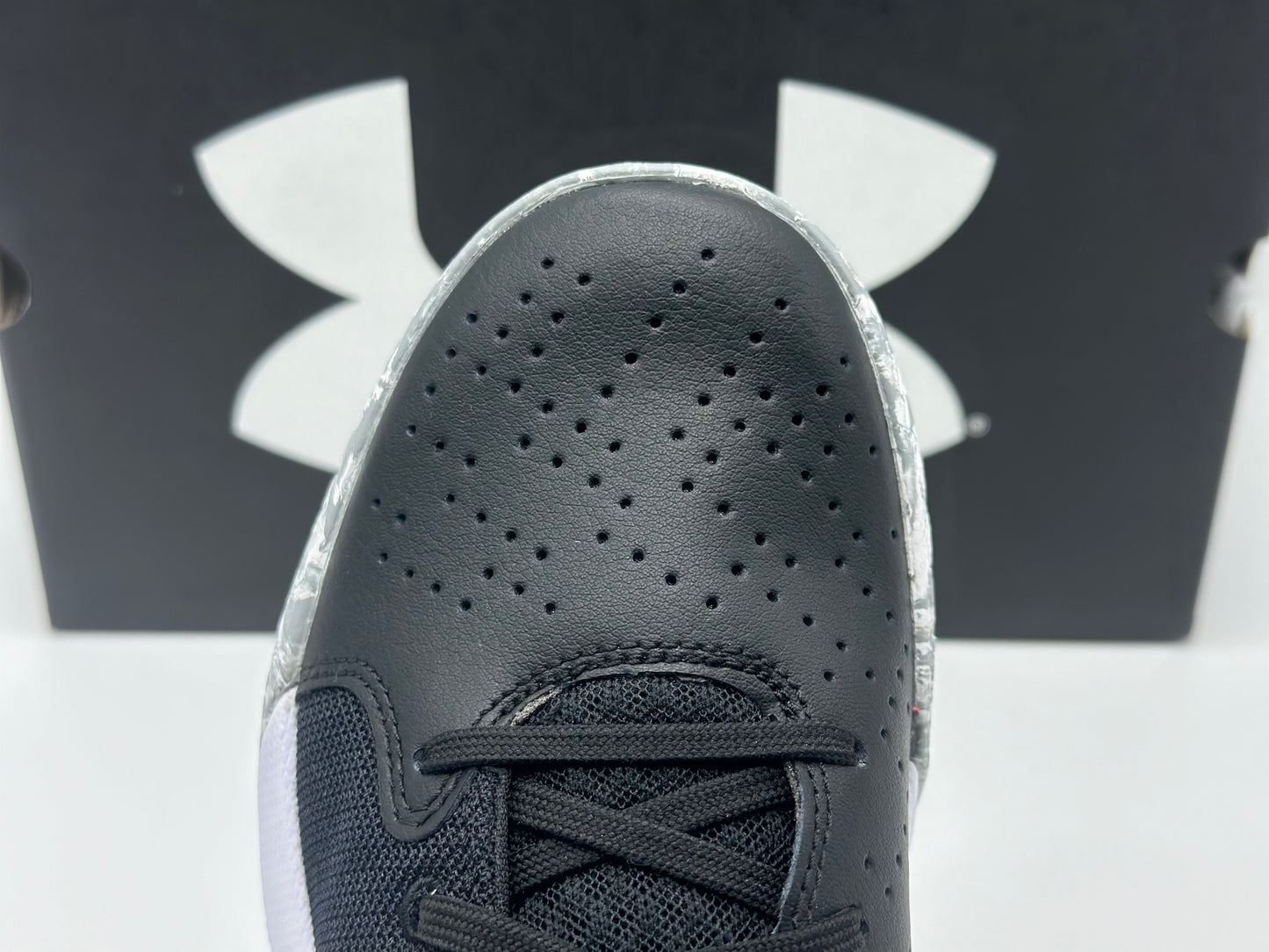 Under Armour Mixte Chaussures de Basketball Unisexe UA Jet '21 Court Performance, Noir