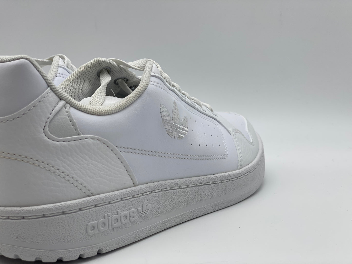 adidas Originals Sneaker blanches neuves et authentique taille 42