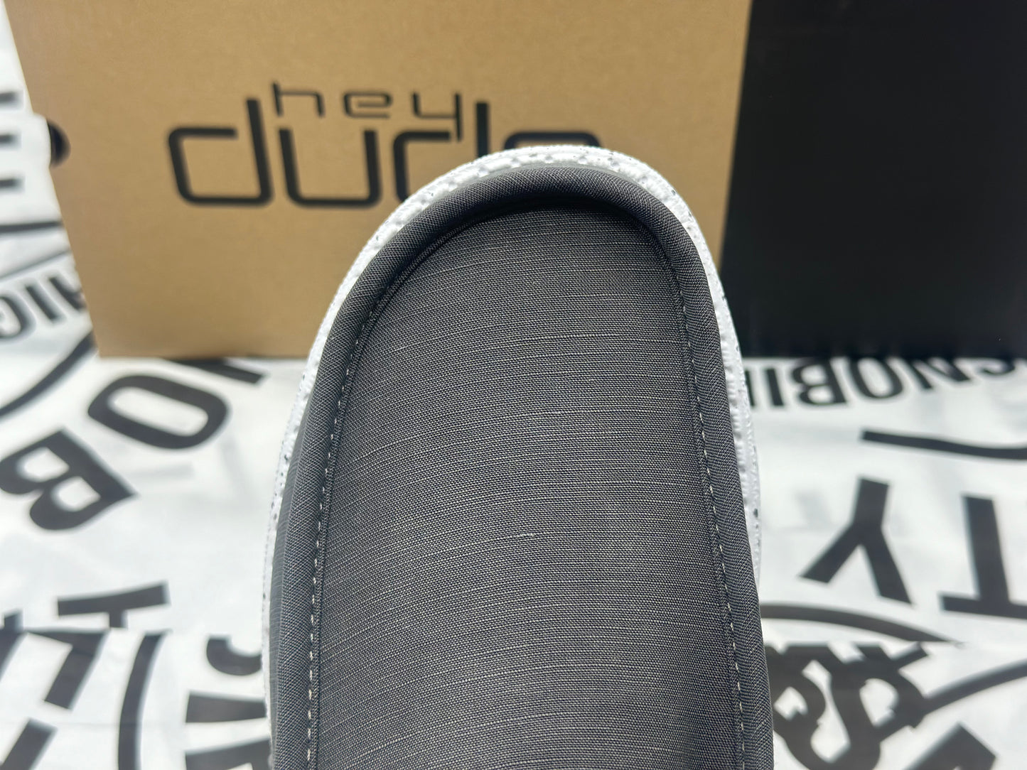 Hey Dude
Mocassins pour hommes neuves ultra légères tailles 43