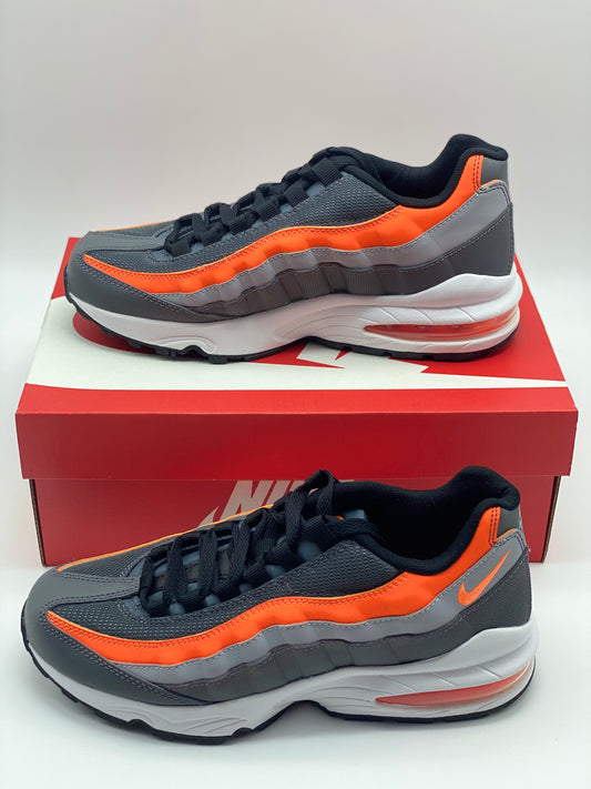 Basket Nike AIR MAX Junior taille 38,5 neuve et authentique