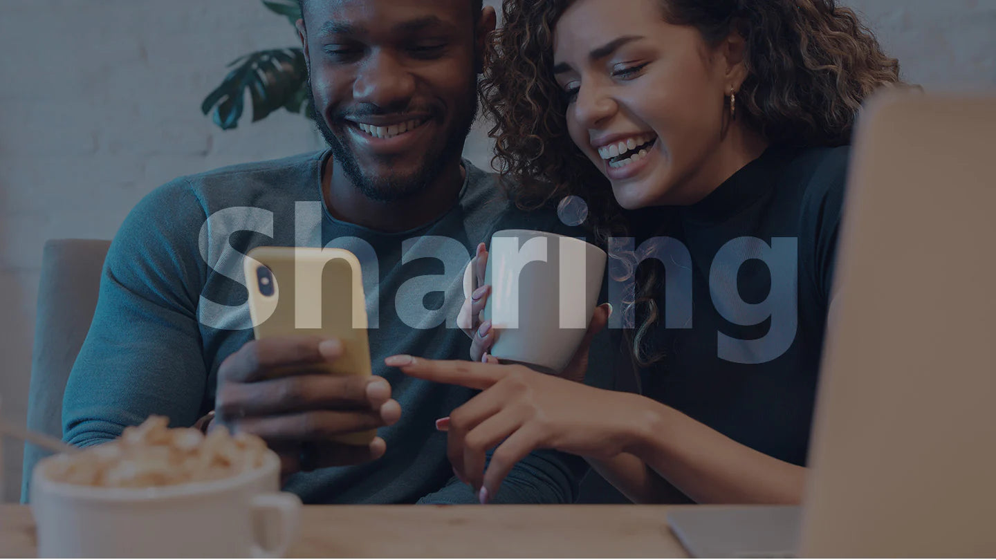- Caméra d'intérieur Wi-Fi Dual-Band 4MP, 5 GHz/2,4 GHz, Panoramique à 350° et Inclinaison à 60°, Détection Humaine et Sonore, Suivi Intelligent, Audio Bidirectionnel, Stockage Cloud et Local jusqu'à 128 Go, Compatible avec Alexa