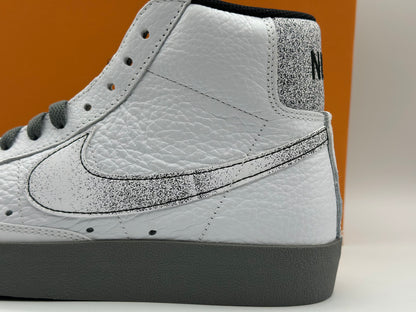 Nike Homme SB Zoom Blazer Mid Chaussures de Skateboard, Dark Wine Black