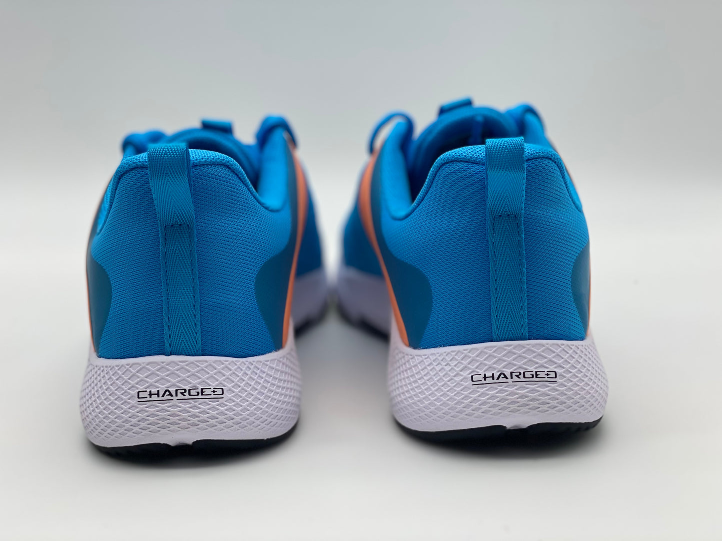 Chaussures d'entraînement UA pour hommes neuves et authentique taille 44