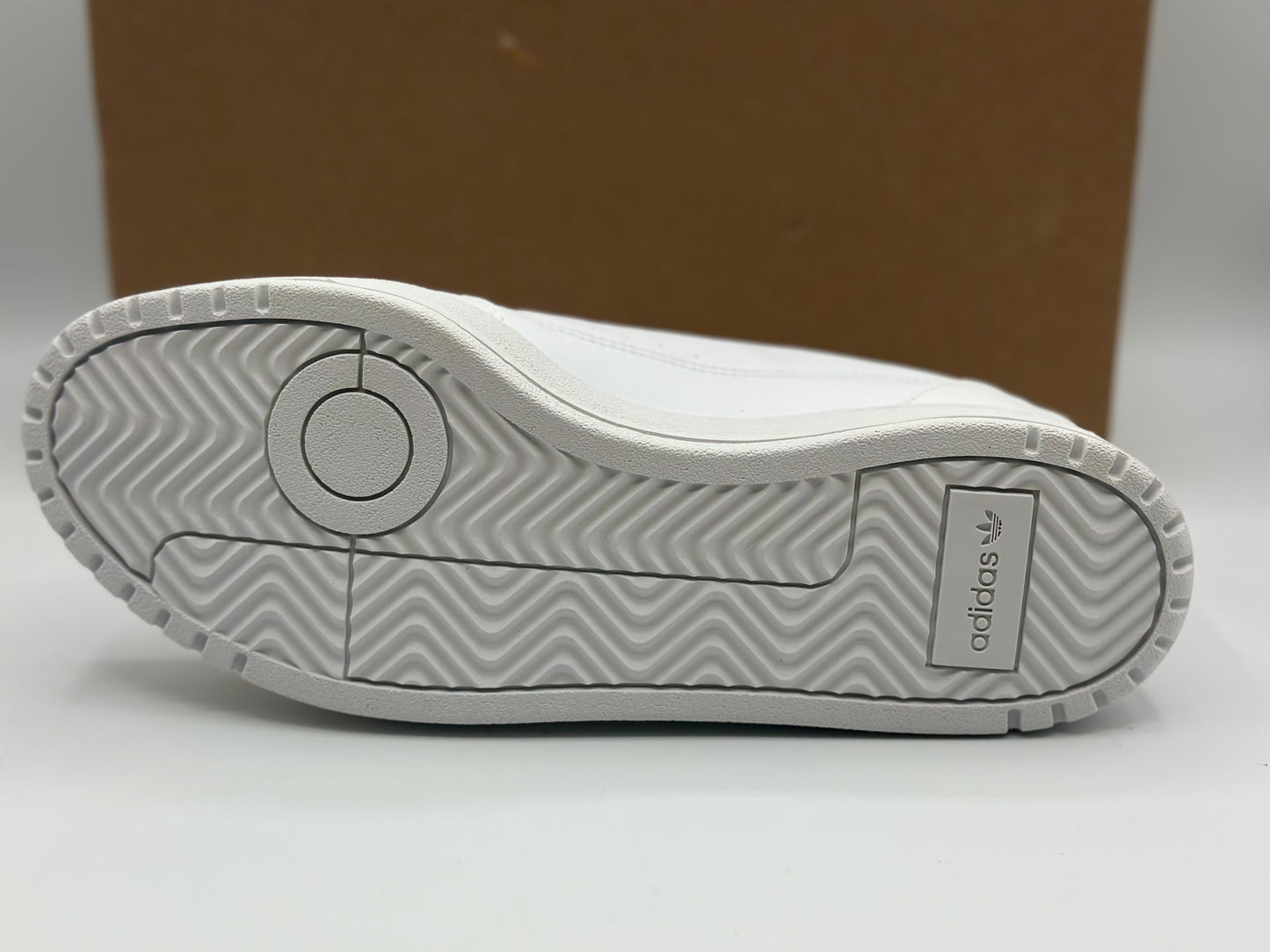 ADIDAS 
Footwear White / Footwear White / Grey One