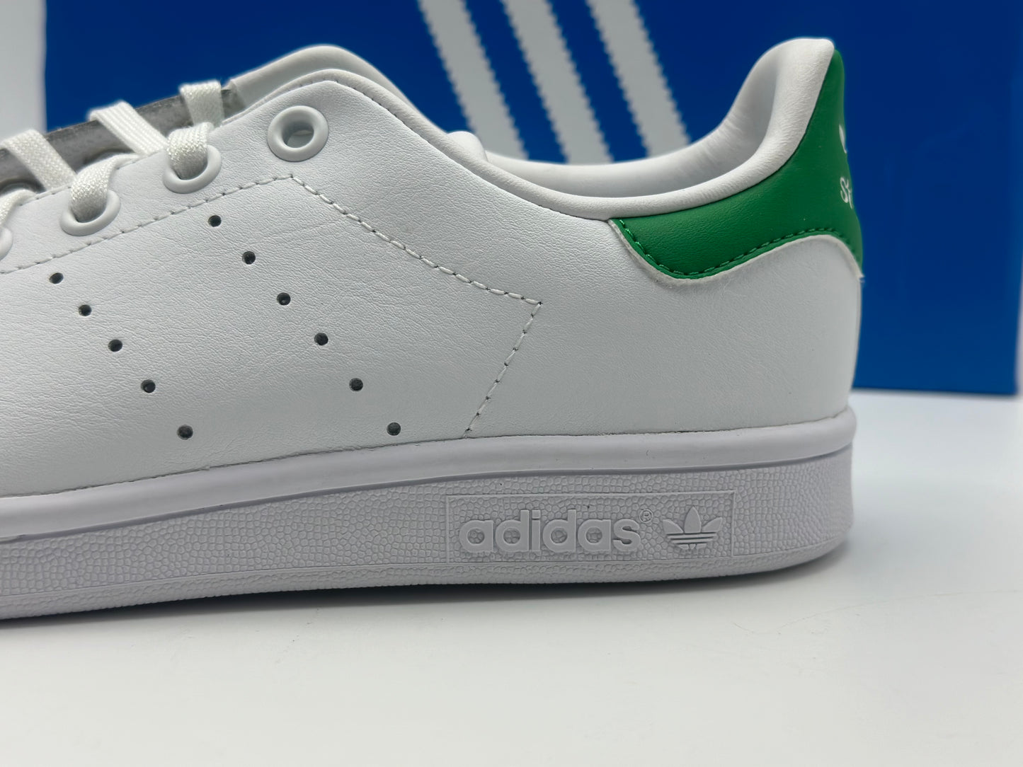 adidas Originals Mixte Stan Smith Baskets Basses neuves et authentique taille 37 1/3, 38 2/3, et 40