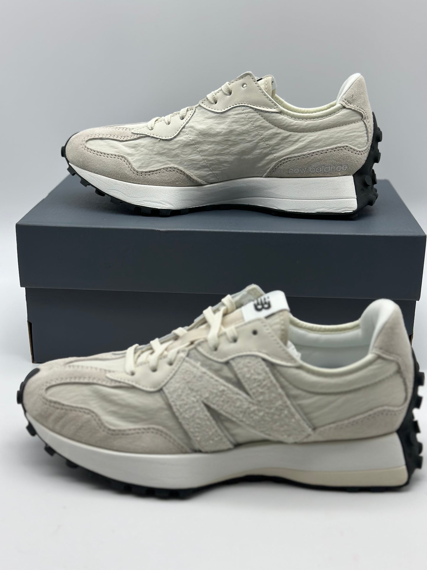 NEW BALANCE
Baskets 327 Off White