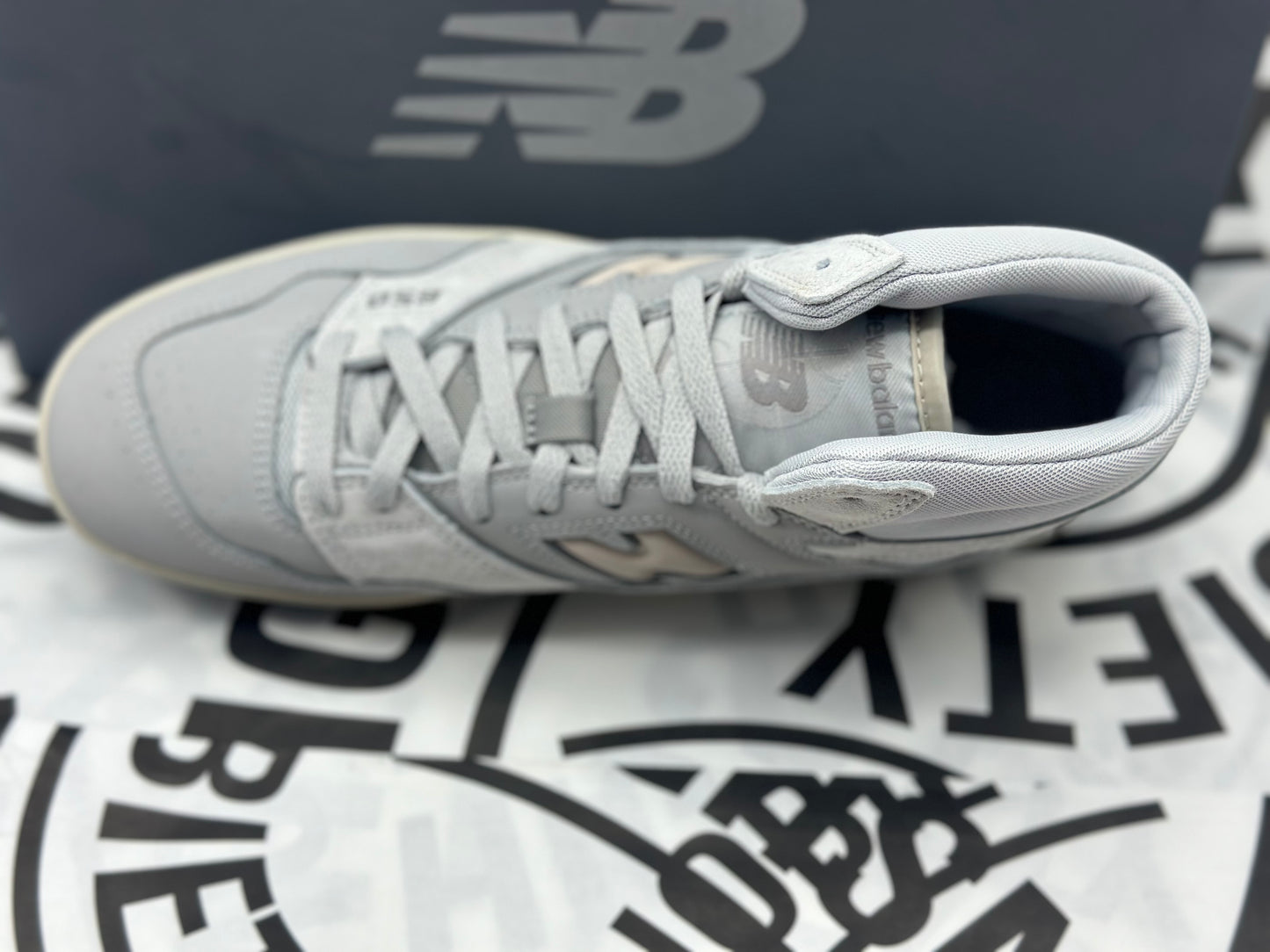 Homme new balance 650 chaussures neuves tailles 42