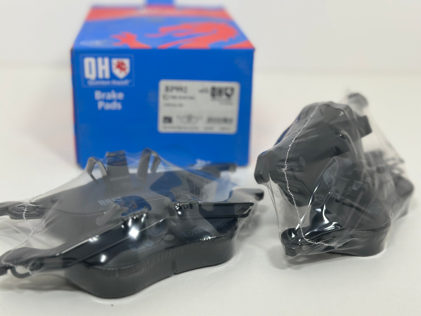 QUINTON HAZELL BP992 Plaquettes de frein pour FORD FOCUS
contact de signal d'usure exclu
Réf.: BP992
EAN: 5016593601284 pour ford