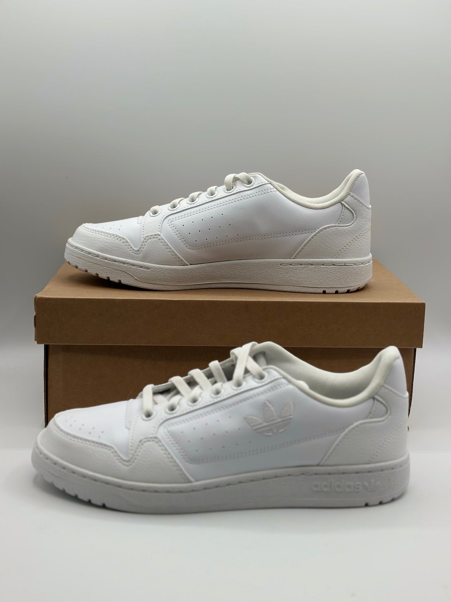 ADIDAS 
Footwear White / Footwear White / Grey One