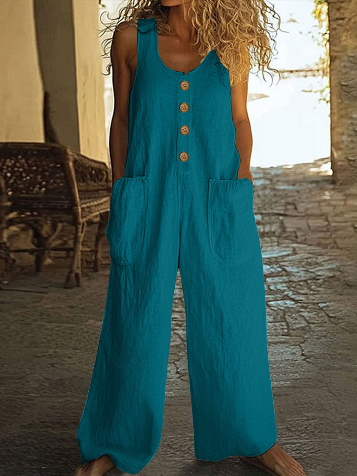 Combinaison d'été à jambes larges en coton-lin de style européen pour femmes, le haut sans manches, poches boutonnées, coupe décontractée, pantalon à bretelles décontractées.