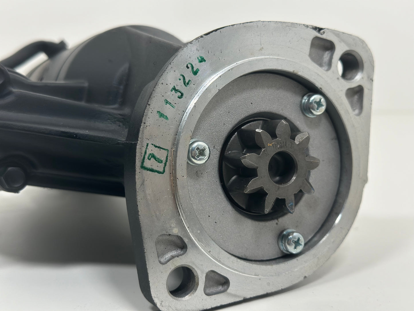 QUINTON HAZELL QRS1889 Démarreur pour NISSAN LAUREL, PATROL
12V, 2kW, Nbr. dents: 9, li 60
Réf.: QRS1889
EAN: 5050438395655