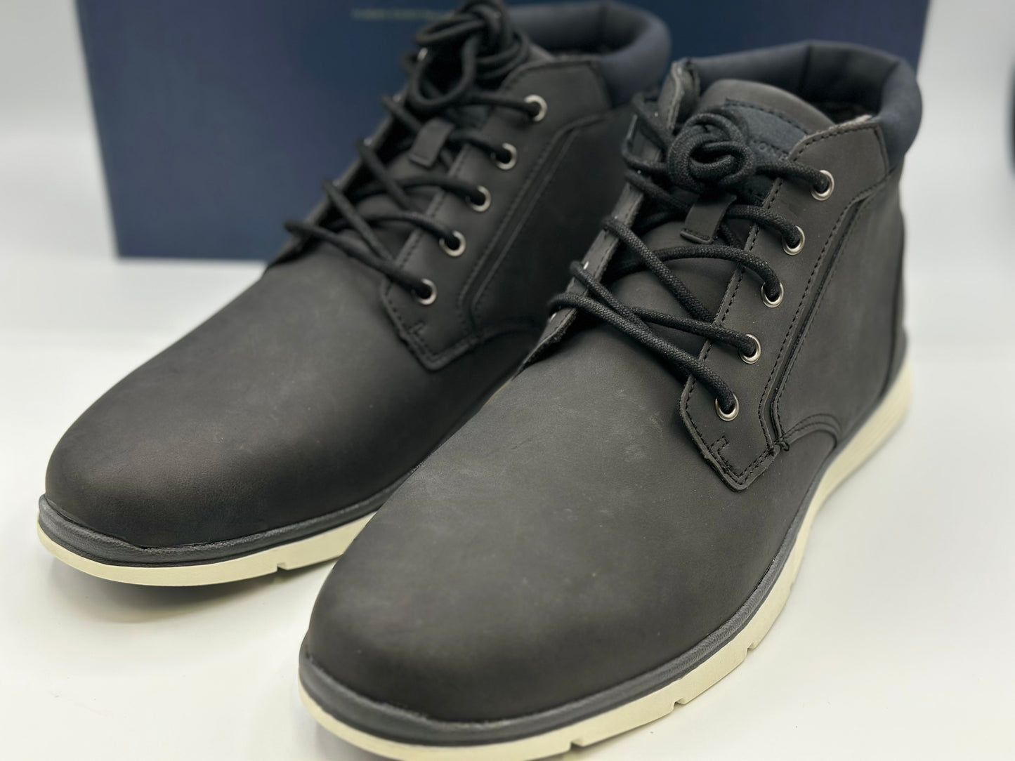 Baskets montantes taille 43 Noir neuve