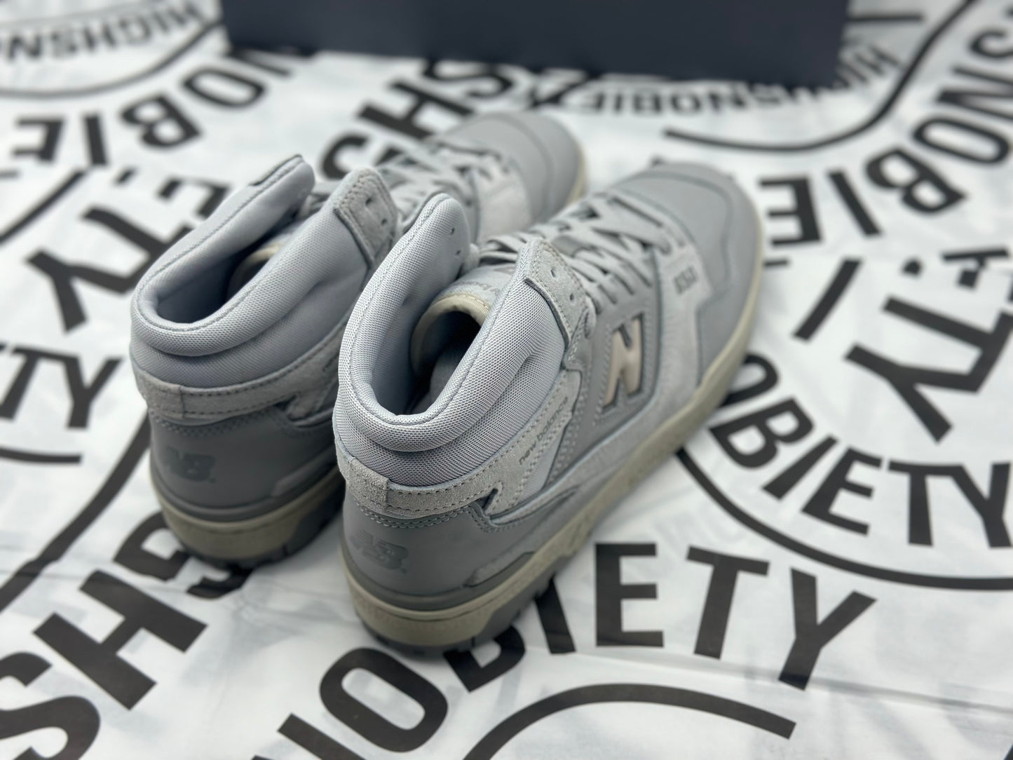 Homme new balance 650 chaussures neuves tailles 42