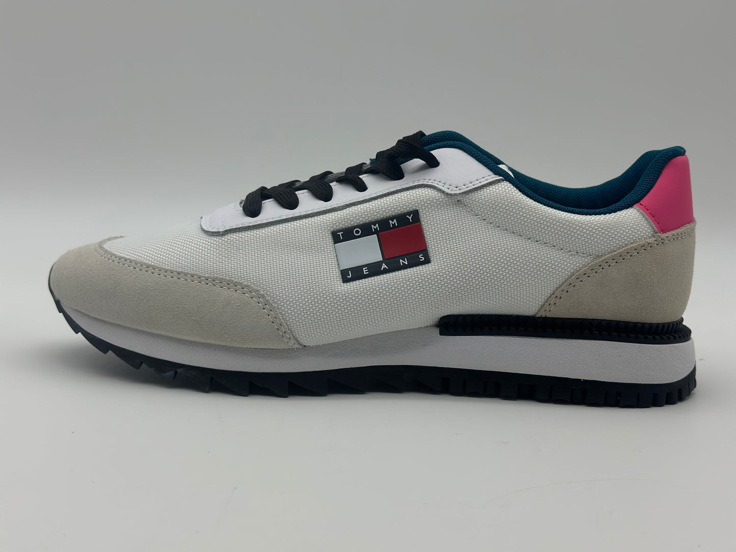 Tommy Jeans Retro Basket neuves et authentique taille 40 UK 6 1/3 US 9