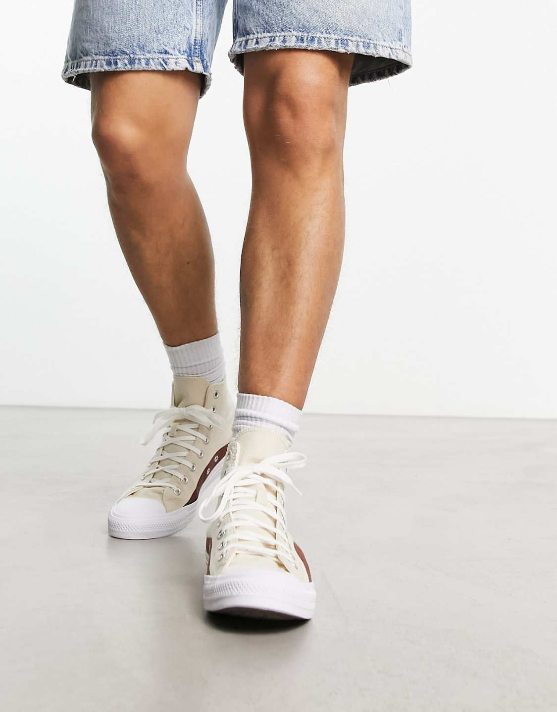 Converse - Chuck Taylor All Star - Baskets - Blanc cassé et rouge