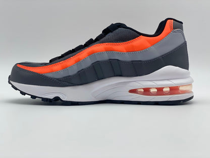 Basket Nike AIR MAX Junior taille 38,5 neuve et authentique