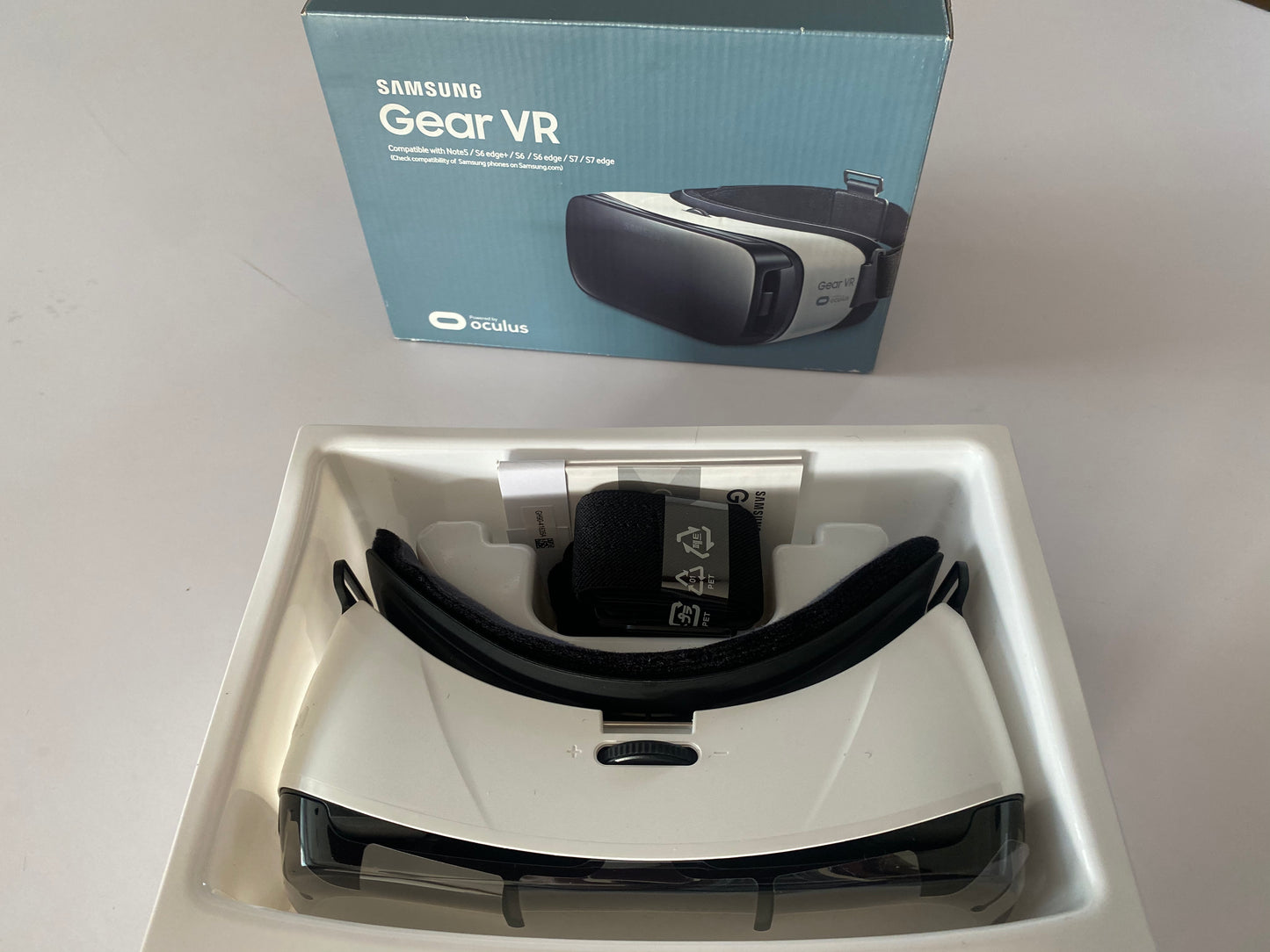 Samsung Gear VR casque de réalité virtuelle blanc givre pour Galaxy S6, S6 edge, S6 edge+, S7, S7 ed neuf