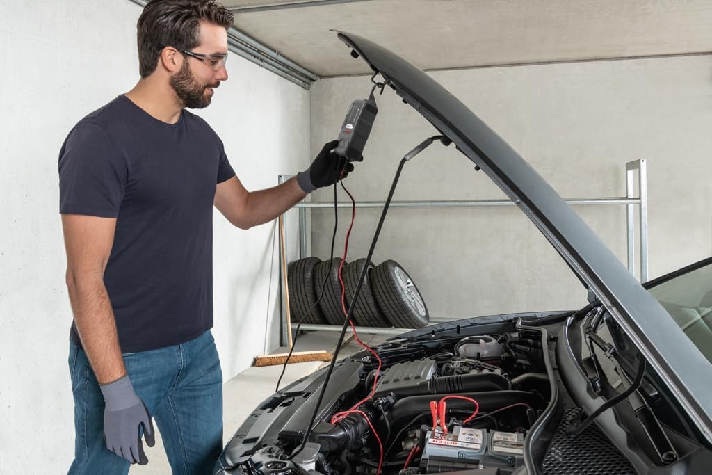 Bosch Chargeur de batterie voiture - 3,8 ampères avec fonction de maintien, Pour batteries 6V/12V pl neuf