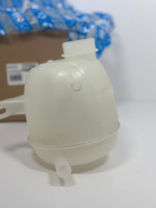 Vase d'expansion, liquide de refroidissement (réservoir de liquide de frein)
STC - T403534