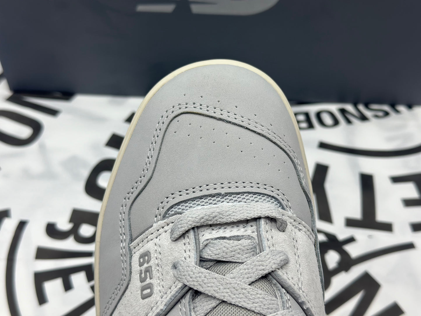 Homme new balance 650 chaussures neuves tailles 42