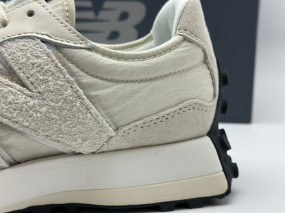 NEW BALANCE
Baskets 327 Off White