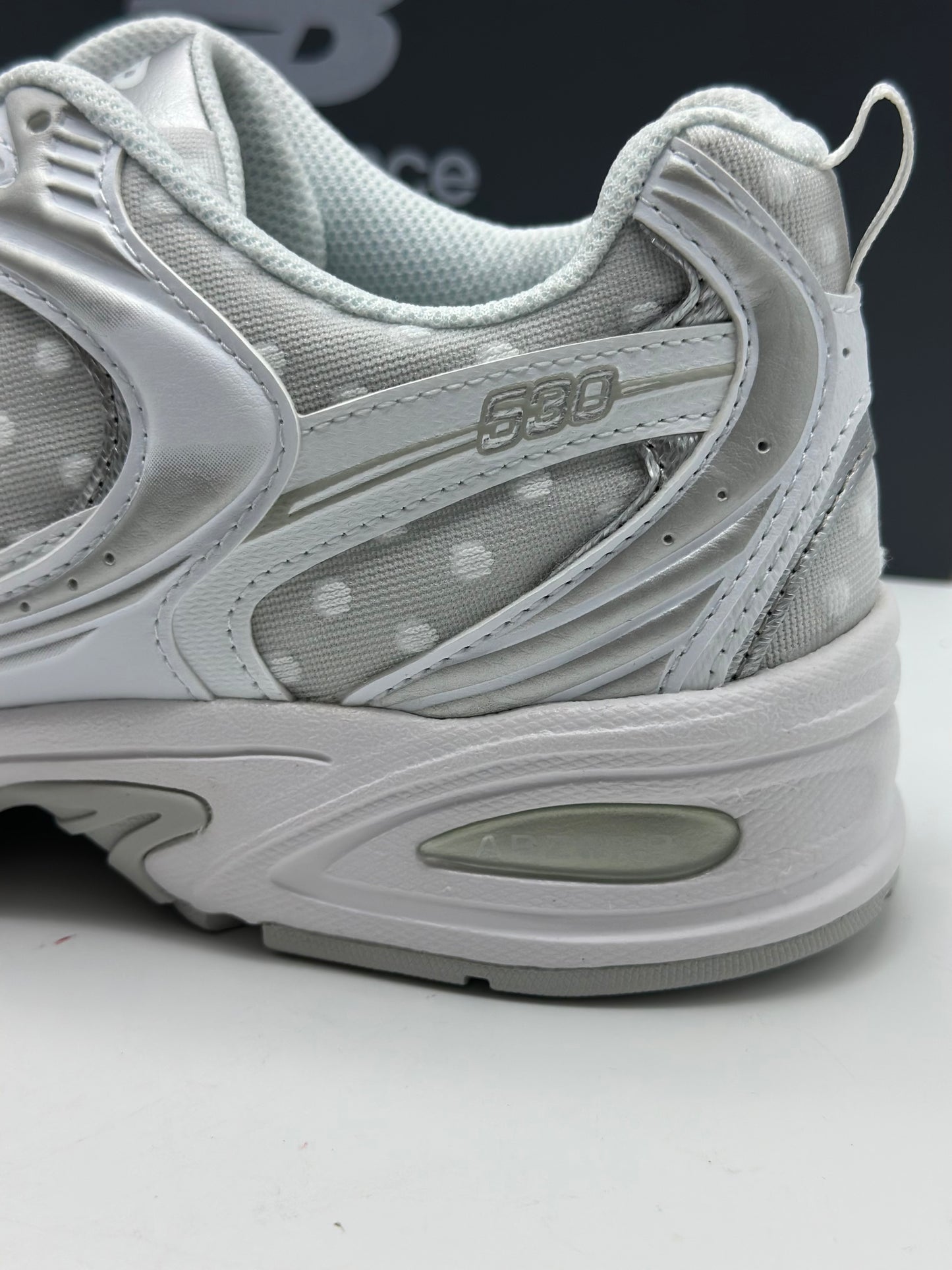 New Balance 530 Gris Argent taille 43
