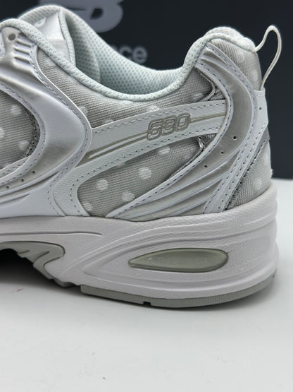 New Balance 530 Gris Argent taille 43