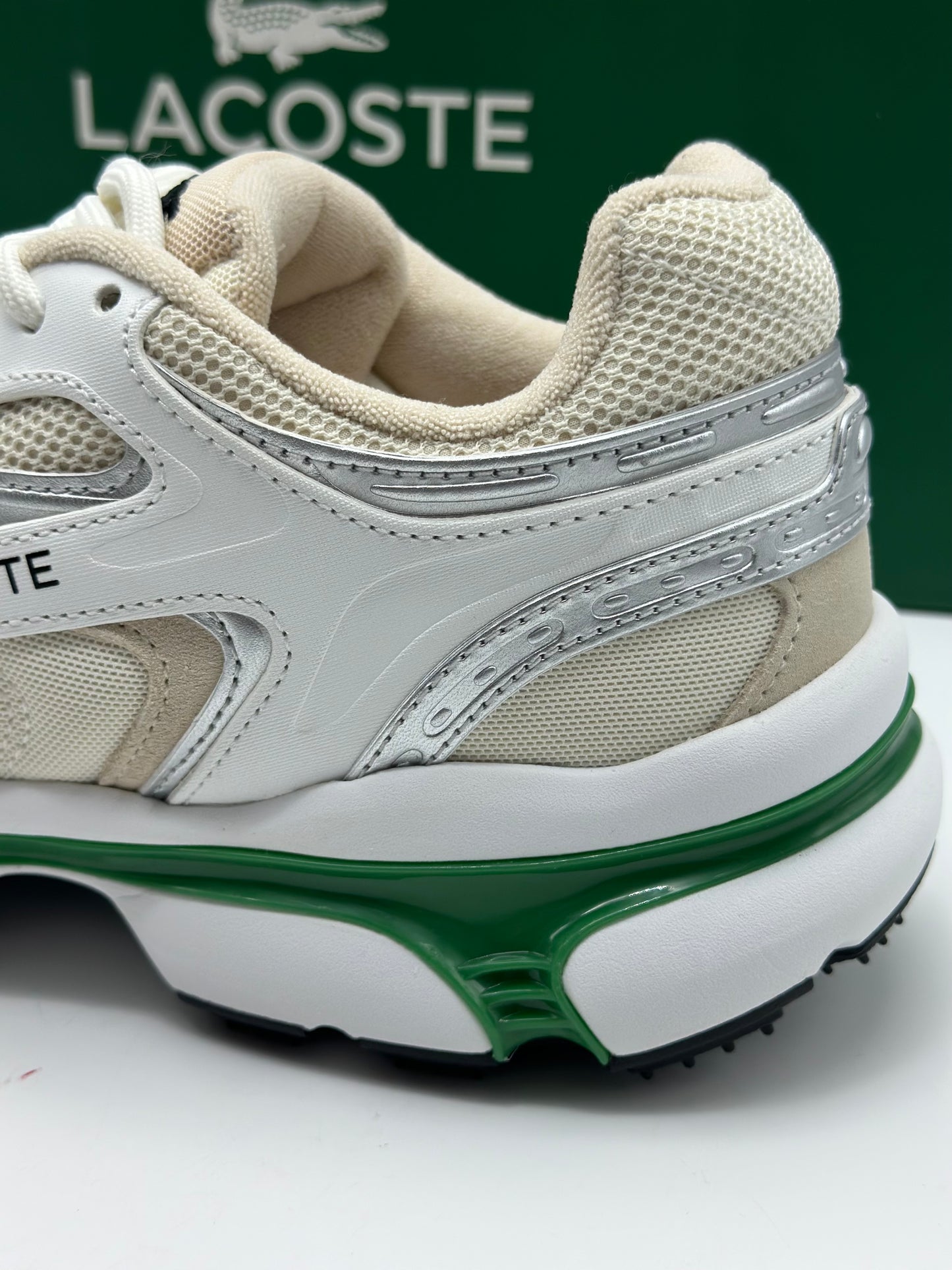Sneakers L003 homme
Sneakers - Blanc - Lacoste - Homme taille 43