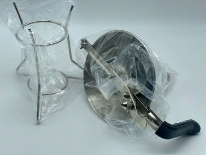 Entonnoir de confiserie 1,8 L avec 3 Buses de différentes Tailles, Entonnoir de Cuisson en Acier Inoxydable 304 de qualité Alimentaire avec Support amélioré pour Une Utilisation en Boulangerie.