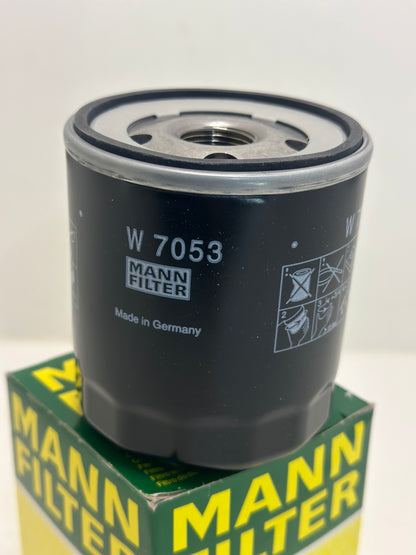 MANN-FILTER W 7053 Filtre à huile - VÉHICULE DE TOURISME + UTILITAIRES MANN-FILTER W 7053 Filtre à huile
M20x1.5, avec un clapet de non retour, Filtre vissé