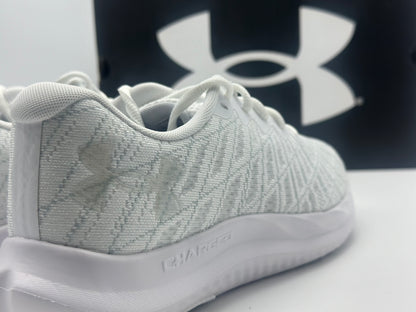 Under Armour Femme UNDER ARMOUR Rembourrage visuel
Tailles 38- 38,5- 39- 41 neuf