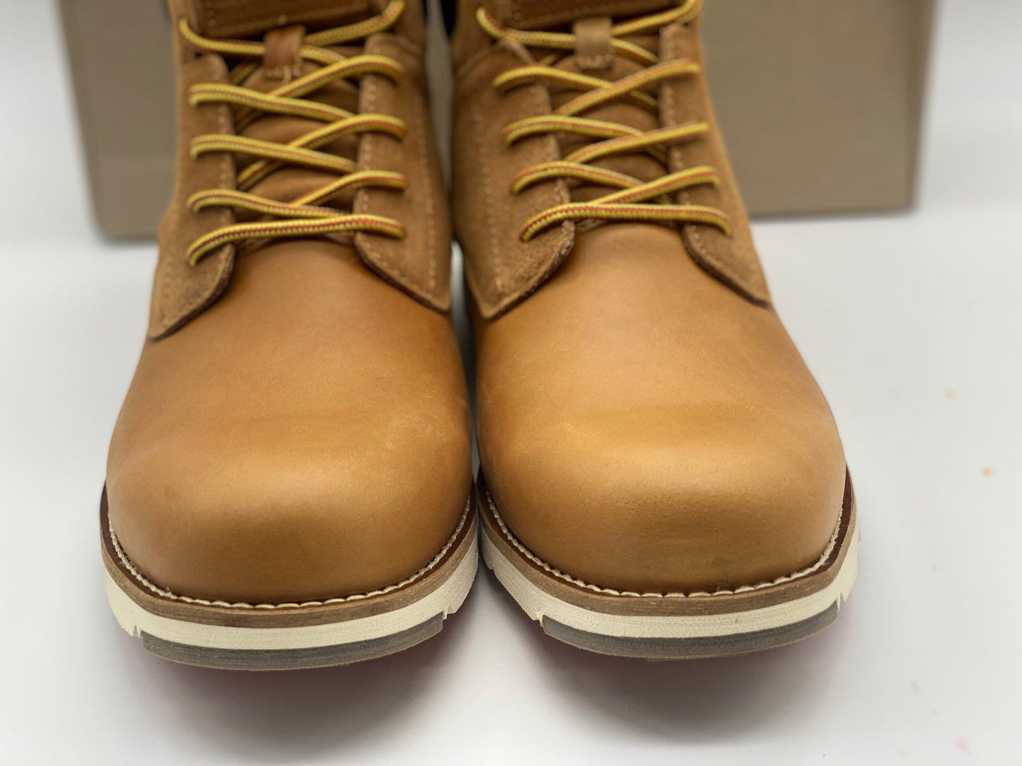 Chaussures montantes LEVI’S taille 44 neuves et authentique