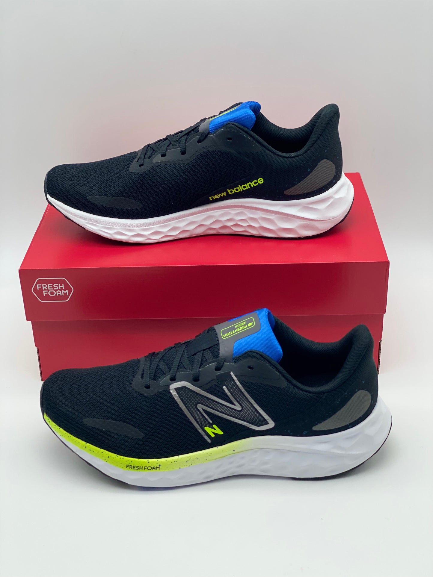 Baskets new balance Homme neuves et authentique 44