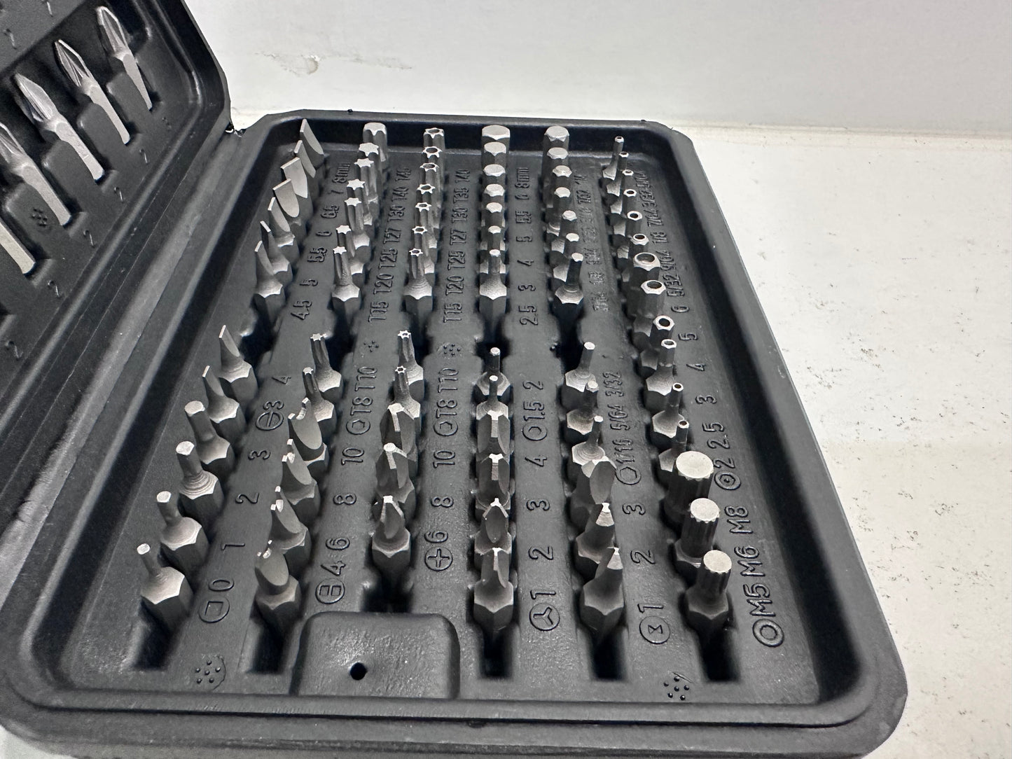 100 EMBOUTS INTROUVABLES de sécurité ￼