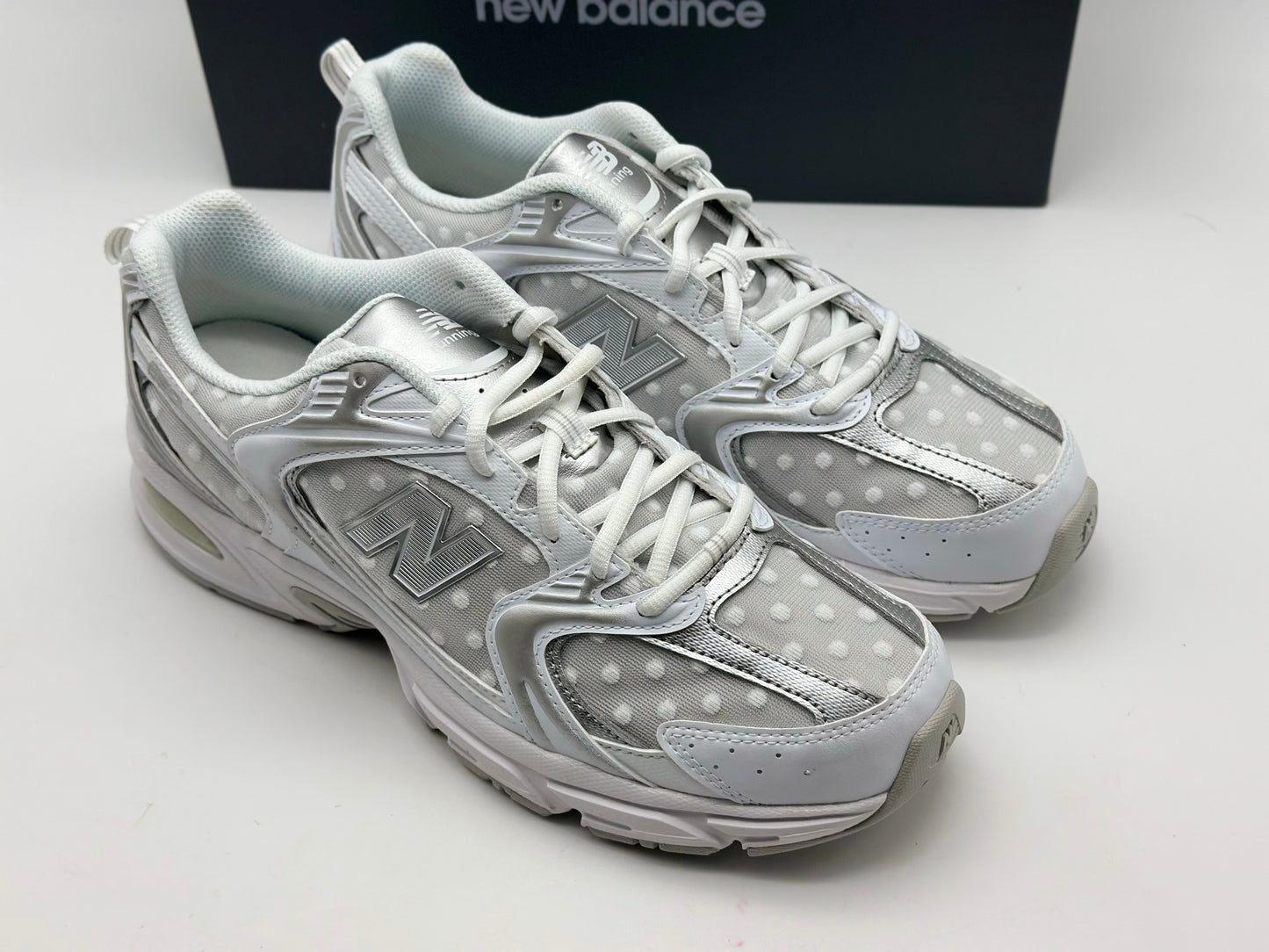 New Balance 530 Gris Argent taille 43