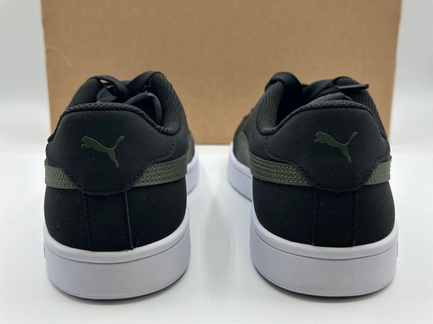 PUMA Unisexe Smash V2 Buck Sneaker