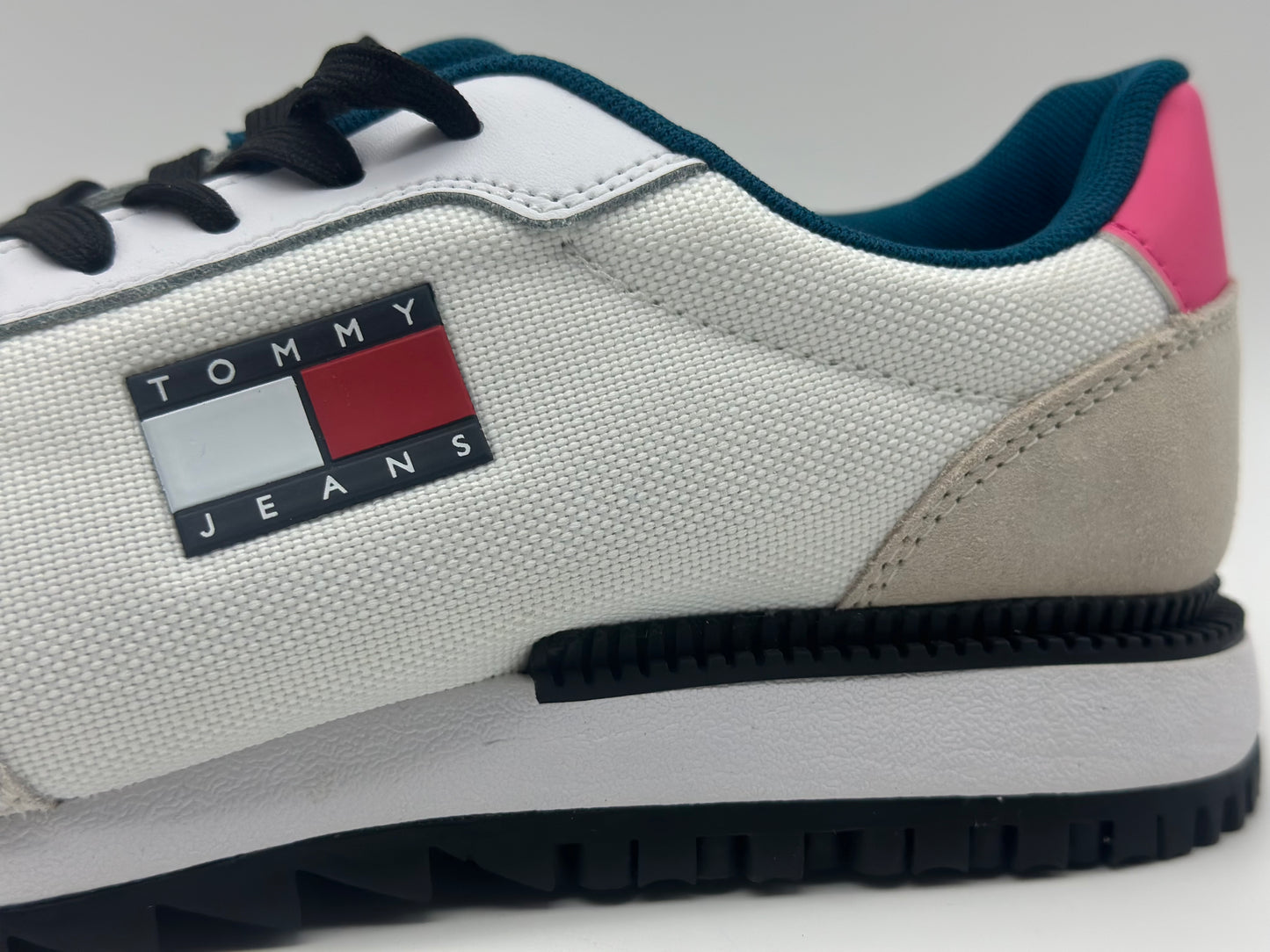 Tommy Jeans Retro Basket neuves et authentique taille 40 UK 6 1/3 US 9