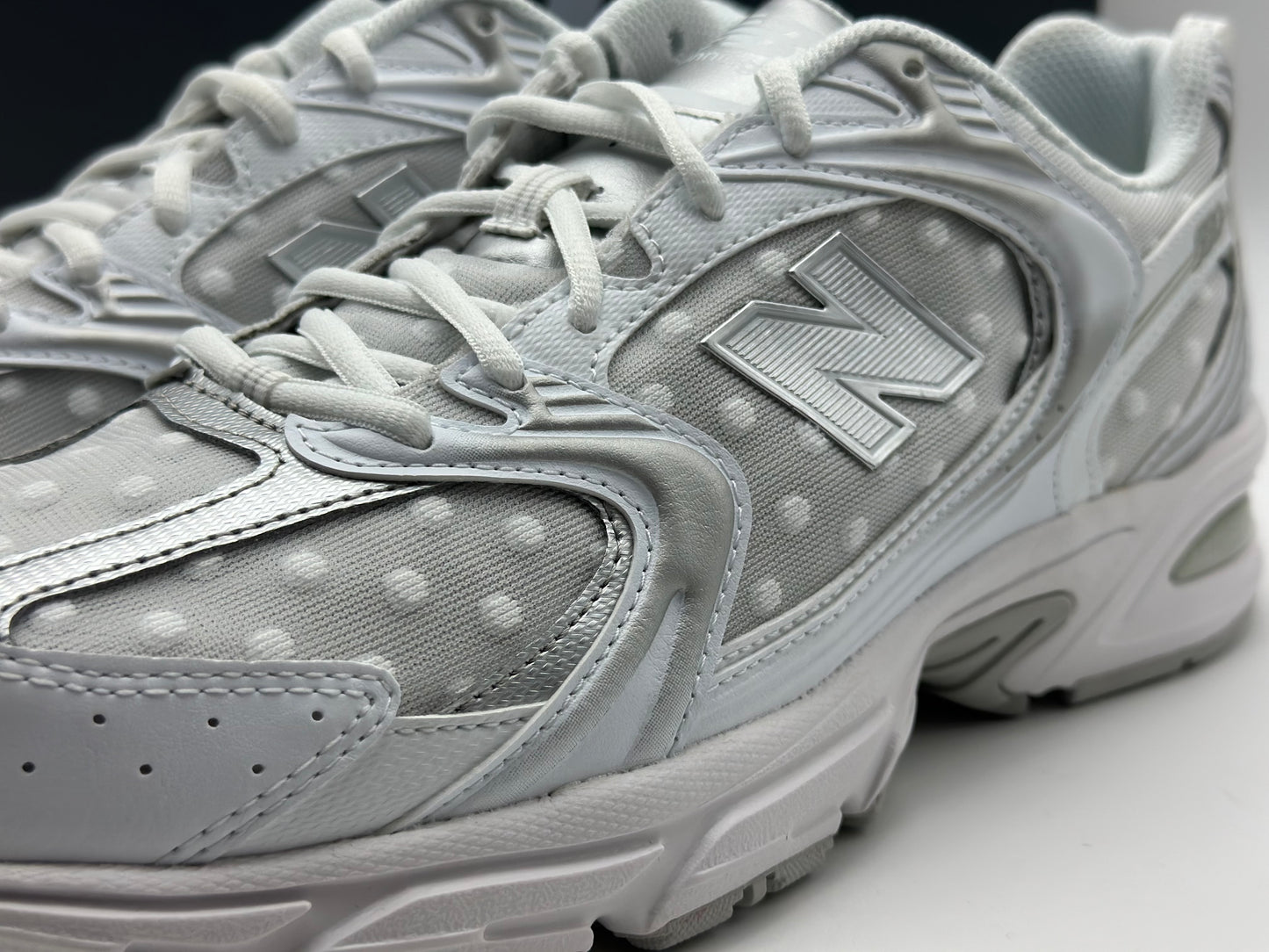 New Balance 530 Gris Argent taille 43