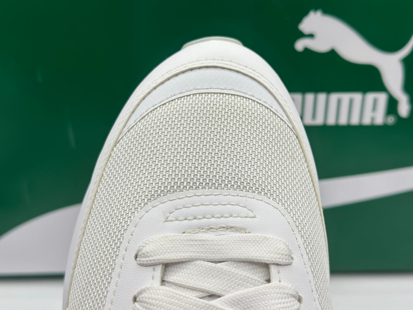 PUMA Mixte Basket neuves et authentique taille 42 (UK8 US9) et 44,5 (UK10 US11)
