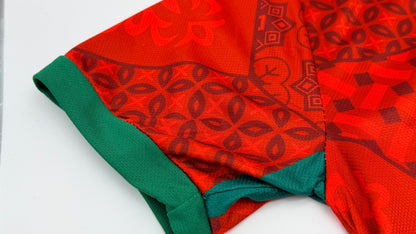 Maillot du Maroc rouge taille L ( taille petit (S) )