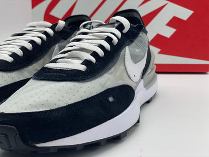 Nike Chaussure pour Homme neuves et authentique taille 42,5 et 43