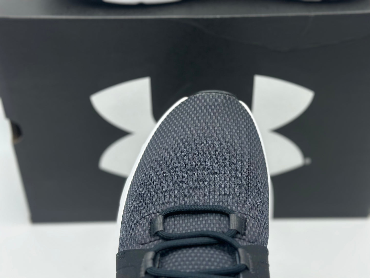 Chaussure de course UNDER armour homme neuves et authentique taille 43. (UK 8,5) 27,5 cm