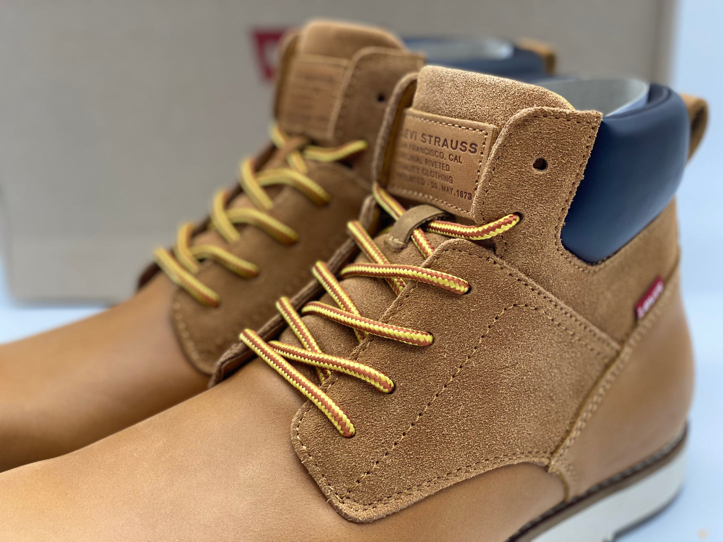 Chaussures montantes LEVI’S taille 44 neuves et authentique