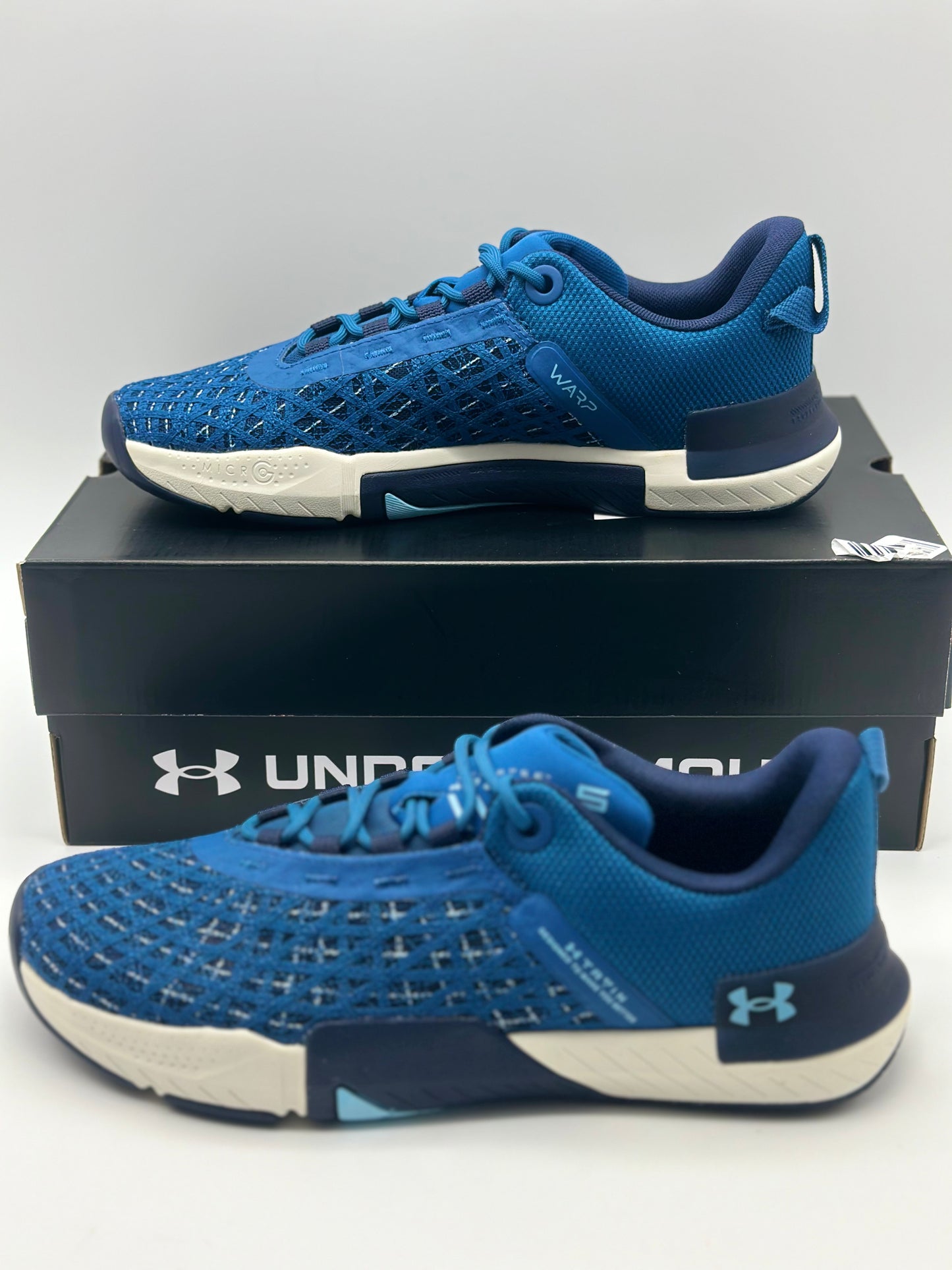 Chaussure de training UA TriBase pour homme neuves et authentique taille 43