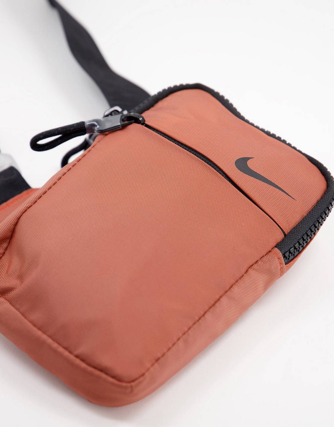 Nike - Essentials - Pochette bandoulière irisée - Orange