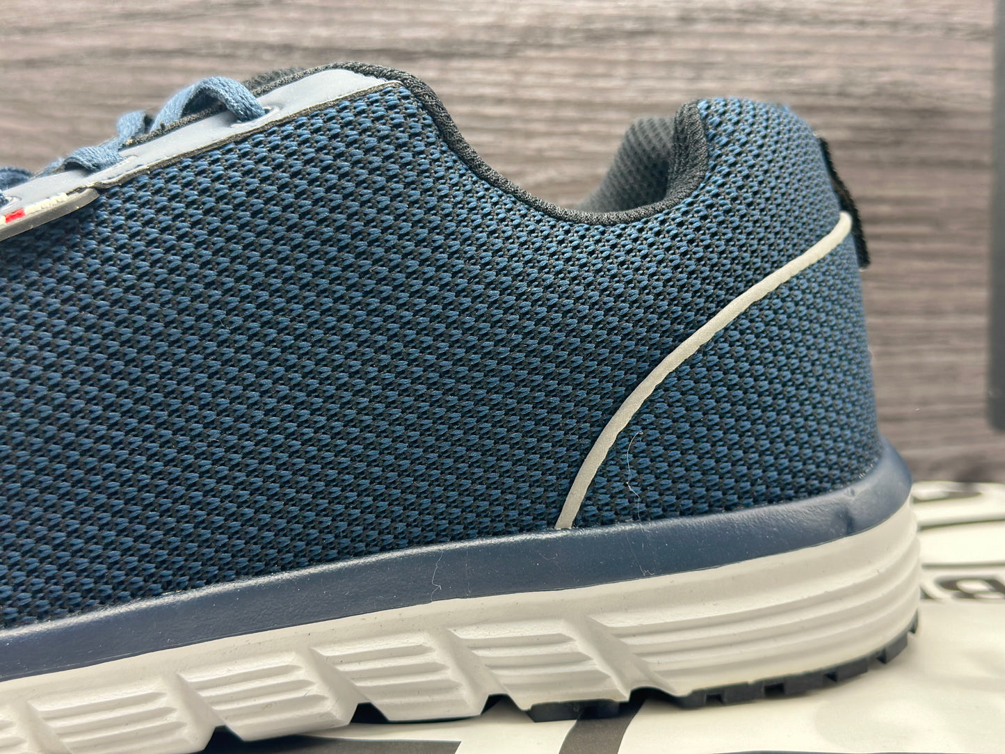 Chaussure de Sécurité Légère Basket Basses Pas Cher Mode Mesh Respirantes taille 47